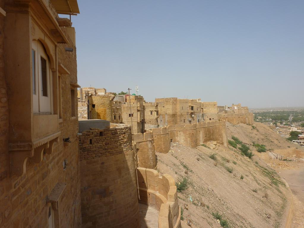 Mud Mirror Guesthouse Jaisalmer Exterior photo