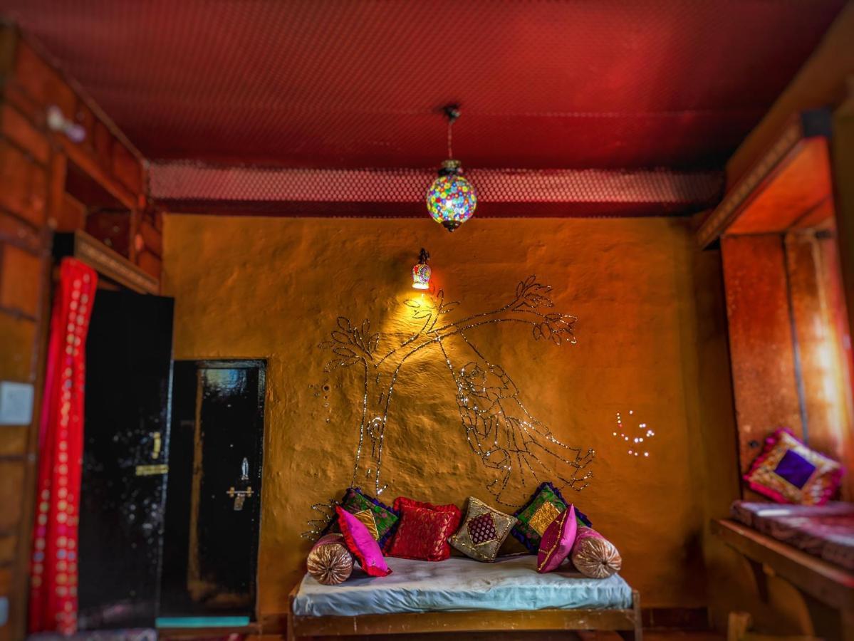 Mud Mirror Guesthouse Jaisalmer Exterior photo