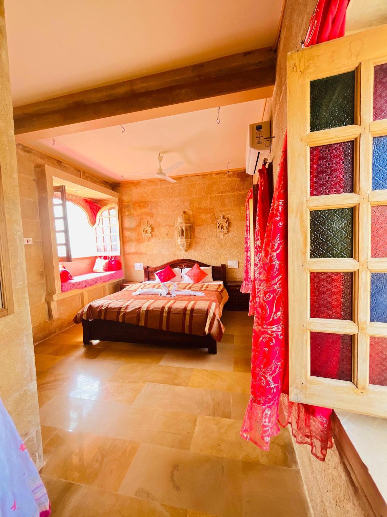 Mud Mirror Guesthouse Jaisalmer Exterior photo