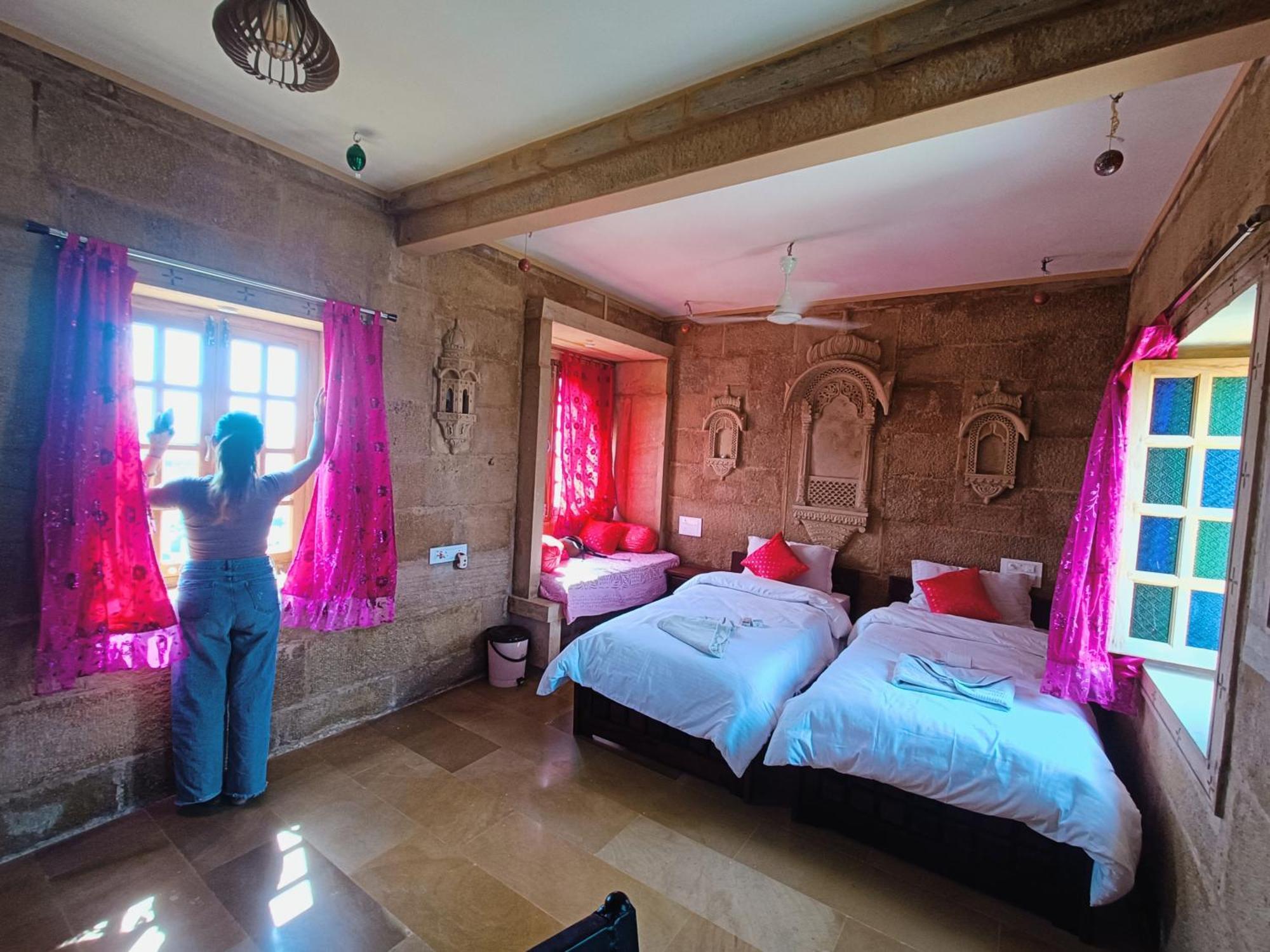 Mud Mirror Guesthouse Jaisalmer Exterior photo