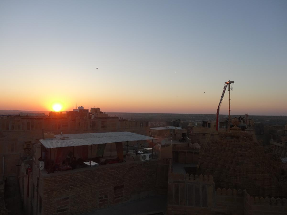 Mud Mirror Guesthouse Jaisalmer Exterior photo