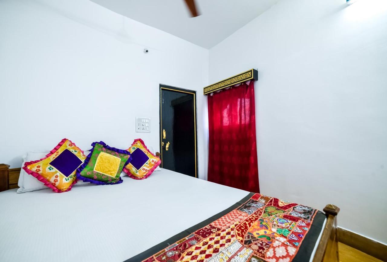 Mud Mirror Guesthouse Jaisalmer Exterior photo
